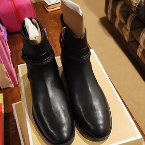 NEW IN BOX MICHAEL KORS MINDY FLAT ANKLE BOOT SIZE-9.5M.